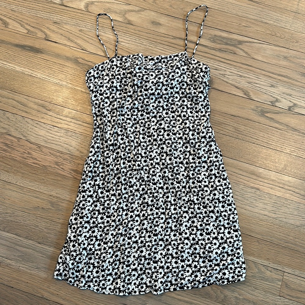 Black and white daisy dress with tie in back